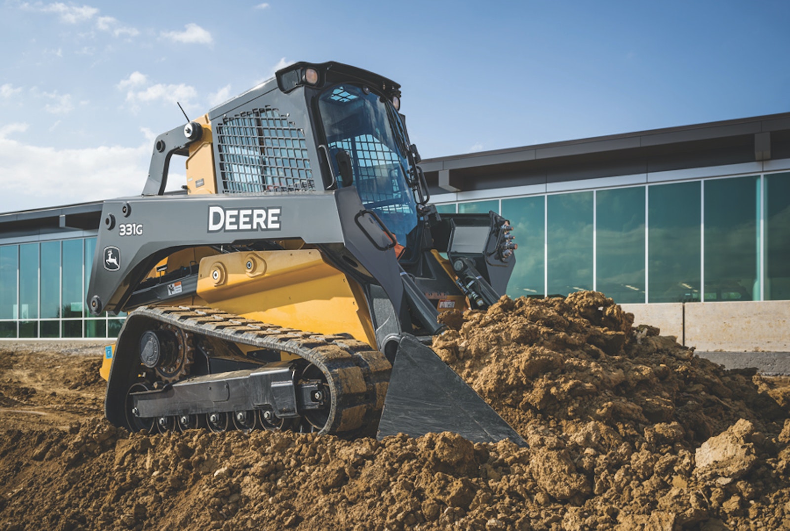1654800003880 John Deere 331g Ctl Web