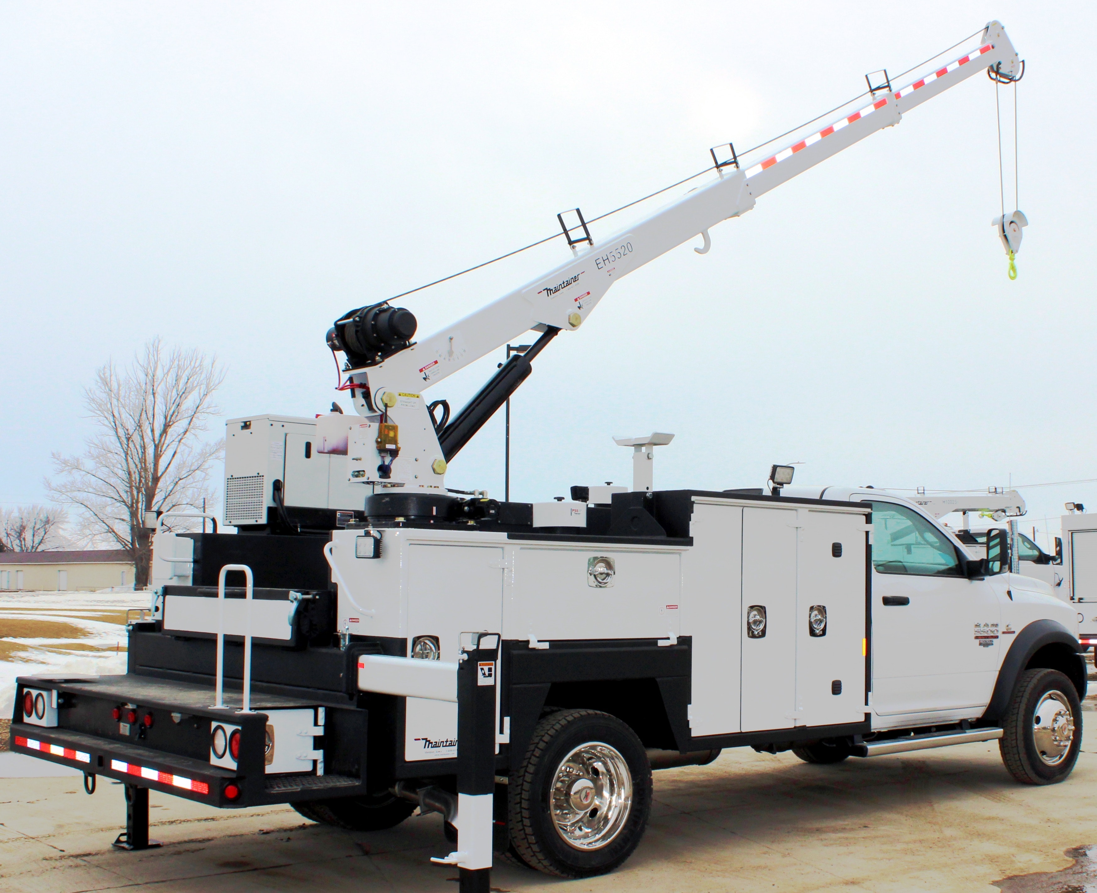 Maintainer EH5520 Crane web