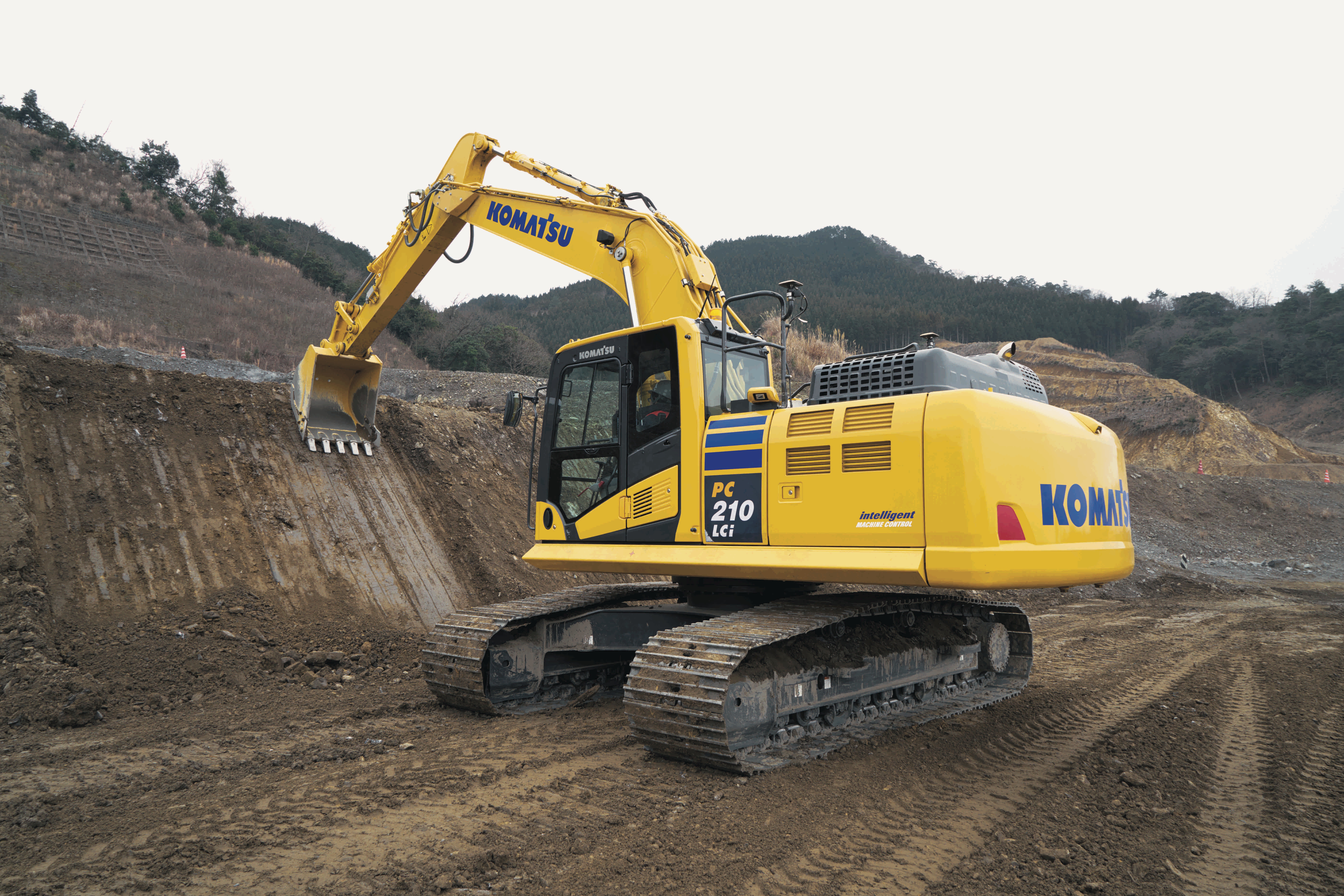 Komatsu_PC210LCi-11_crawler_excavator