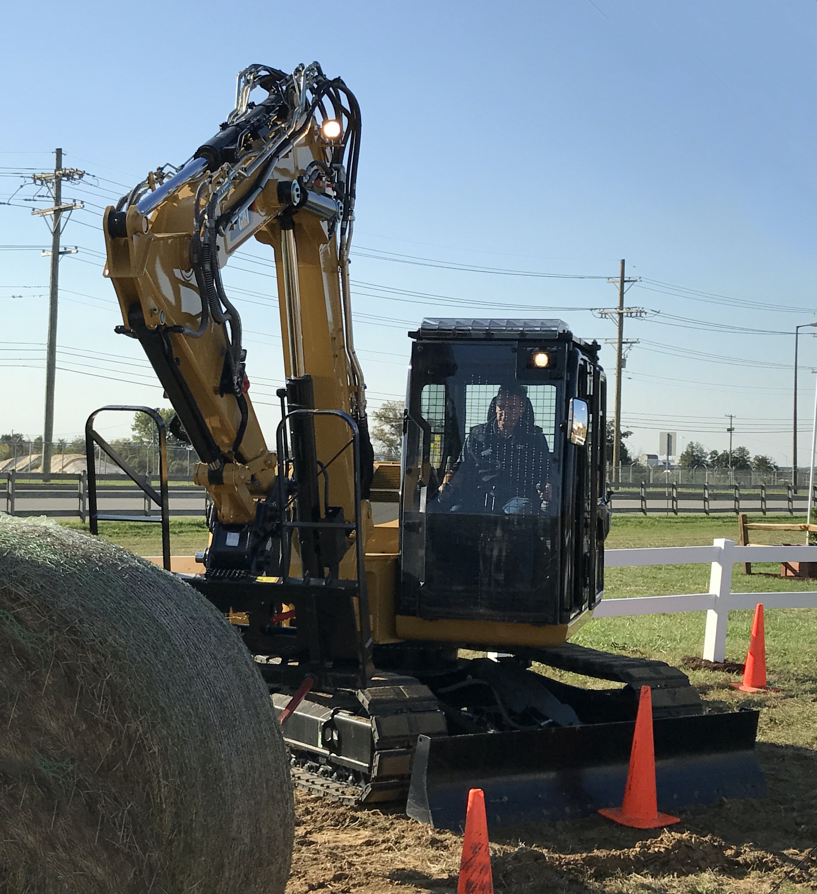 1654802647249 Catminihexcoupler