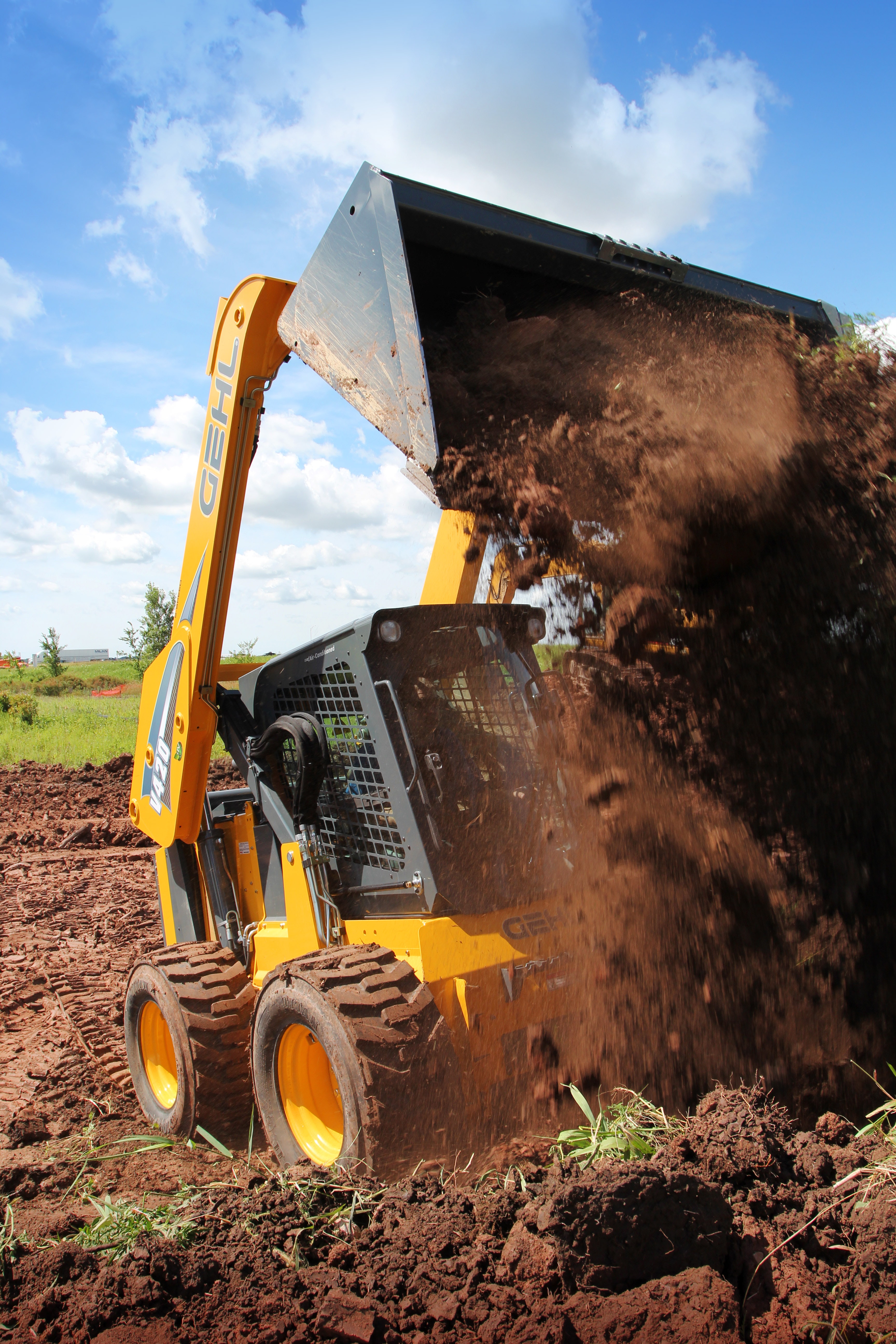 1654802930121 Gehl V420 Skid Steer Loader