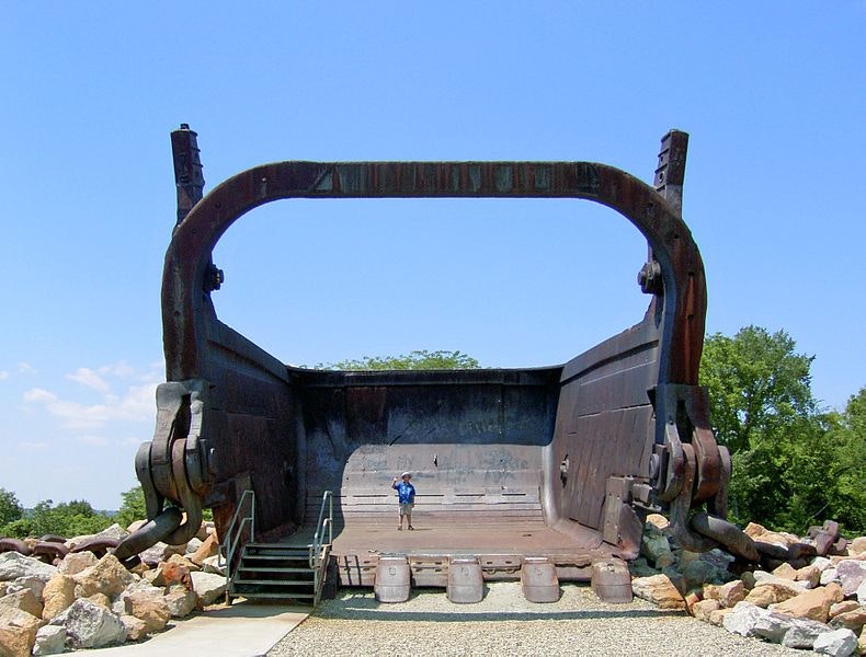 1654810783607 Big Muskie Dragline Bucket