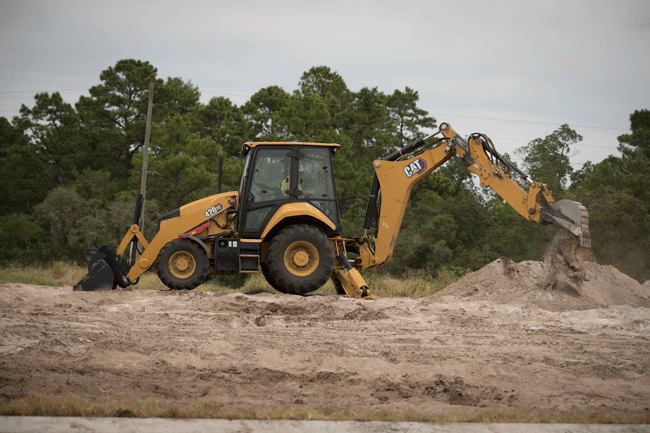 Cat-420XE-backhoe-loader