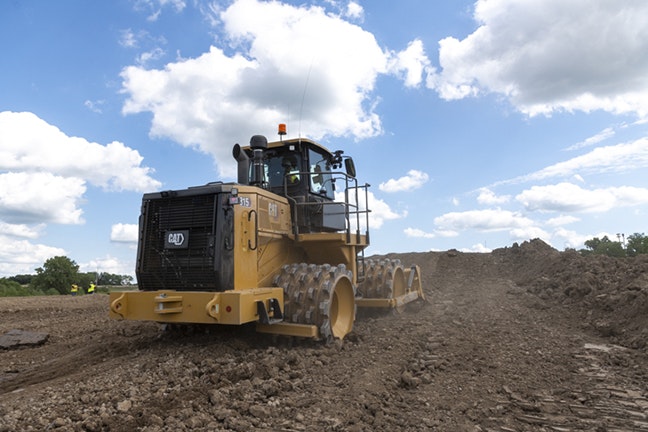Cat-815-Soil-Compactor