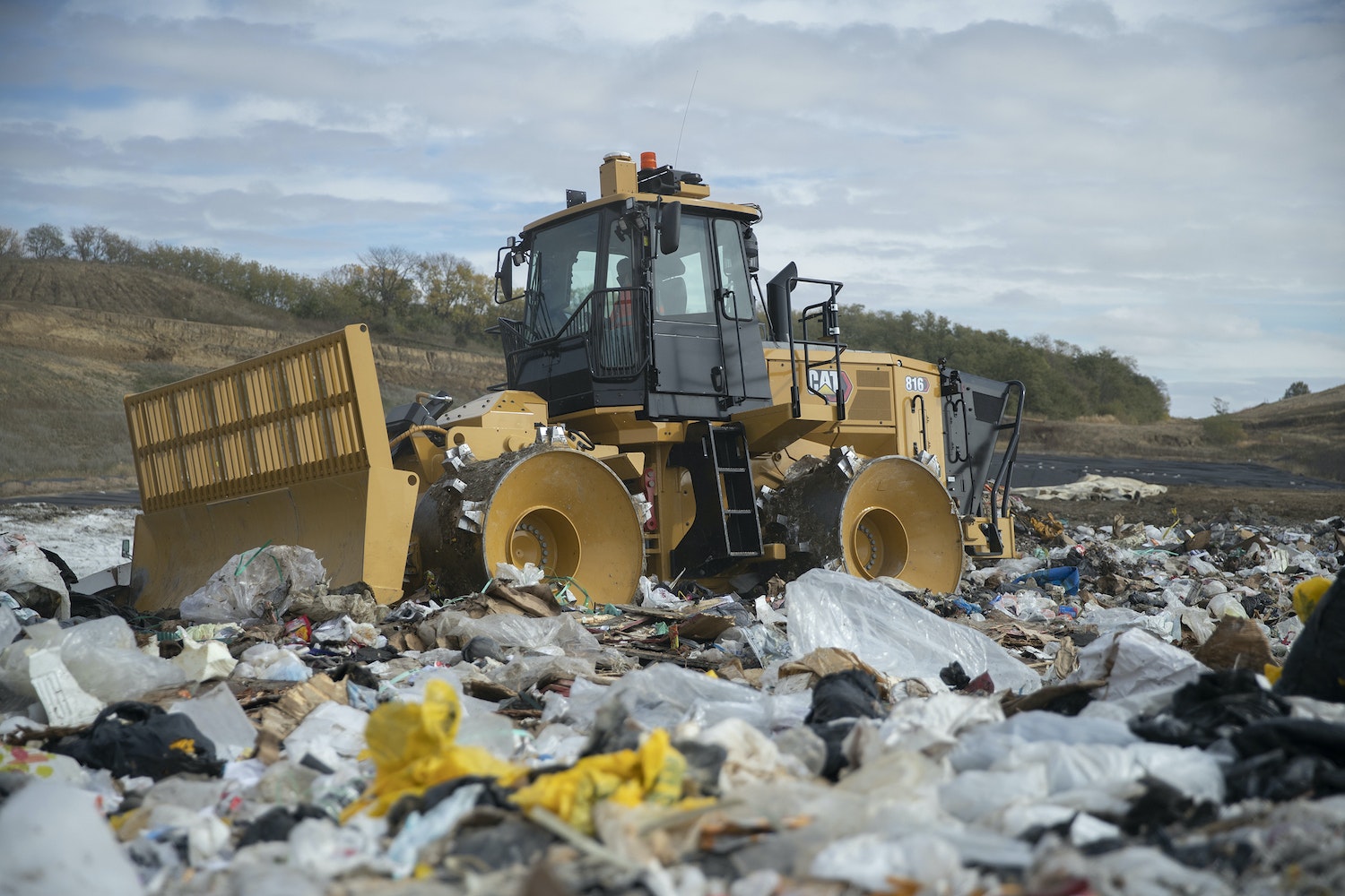 Cat-816-Landfill-Compactor