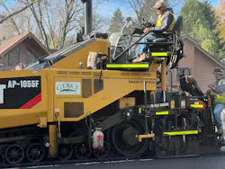 The screed plate, lower right, must be level and properly aligned for an even mat with a consistent compression profile. The screed plate, lower right, must be level and properly aligned for an even mat with a consistent compression profile.