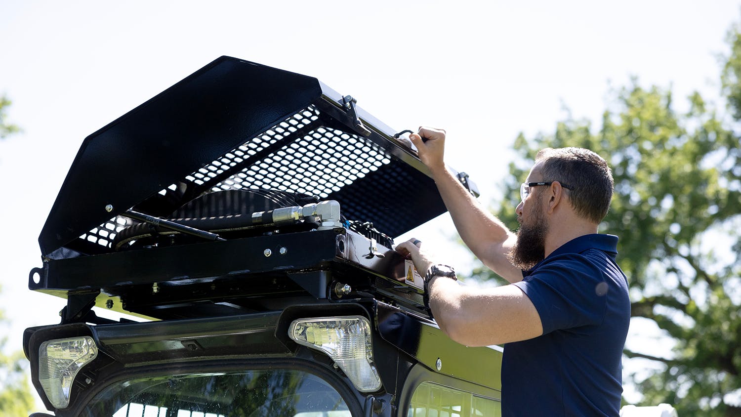 Rooftop cooler is compatible with select Bobcat R Series and John Deere models.