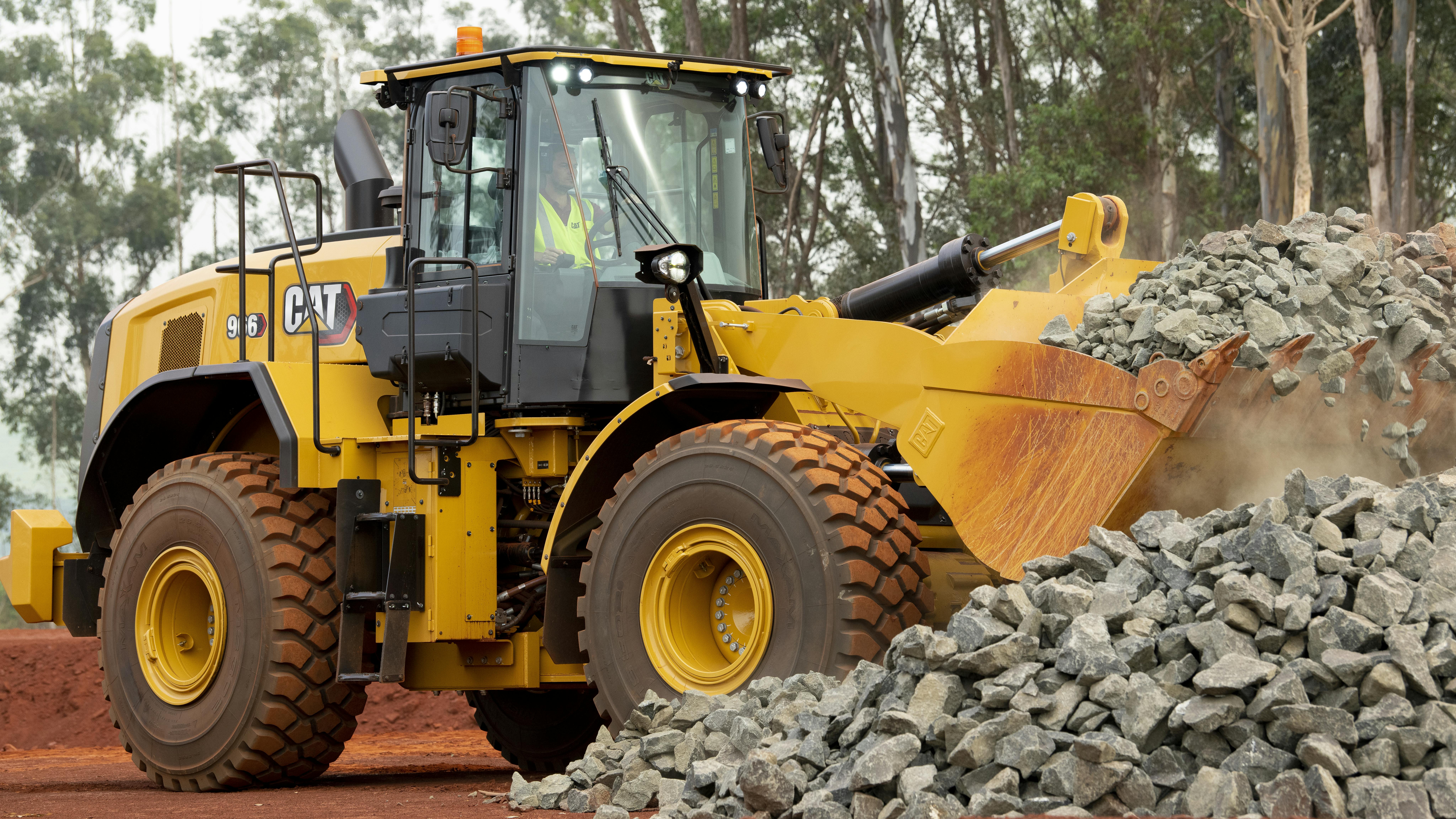 A standard job-aid widget helps the operator in load-and-carry operations.