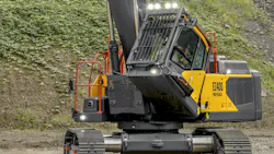 Volvo High Reach excavators can operate at an angle of 24 degrees. Volvo High Reach excavators can operate at an angle of 24 degrees.