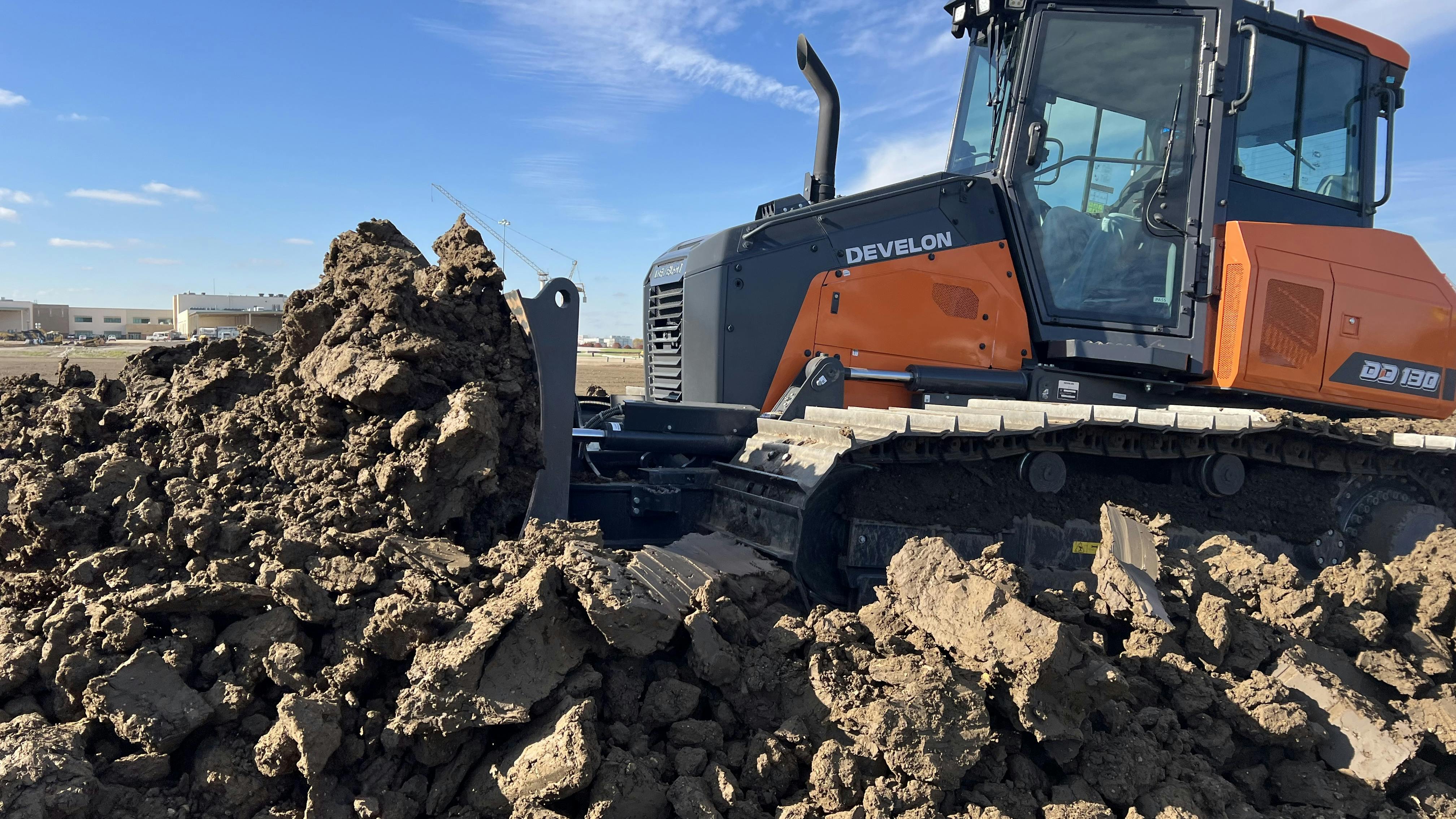 Develon DD130 dozer