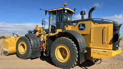 Deere 744 X Deere 744 X