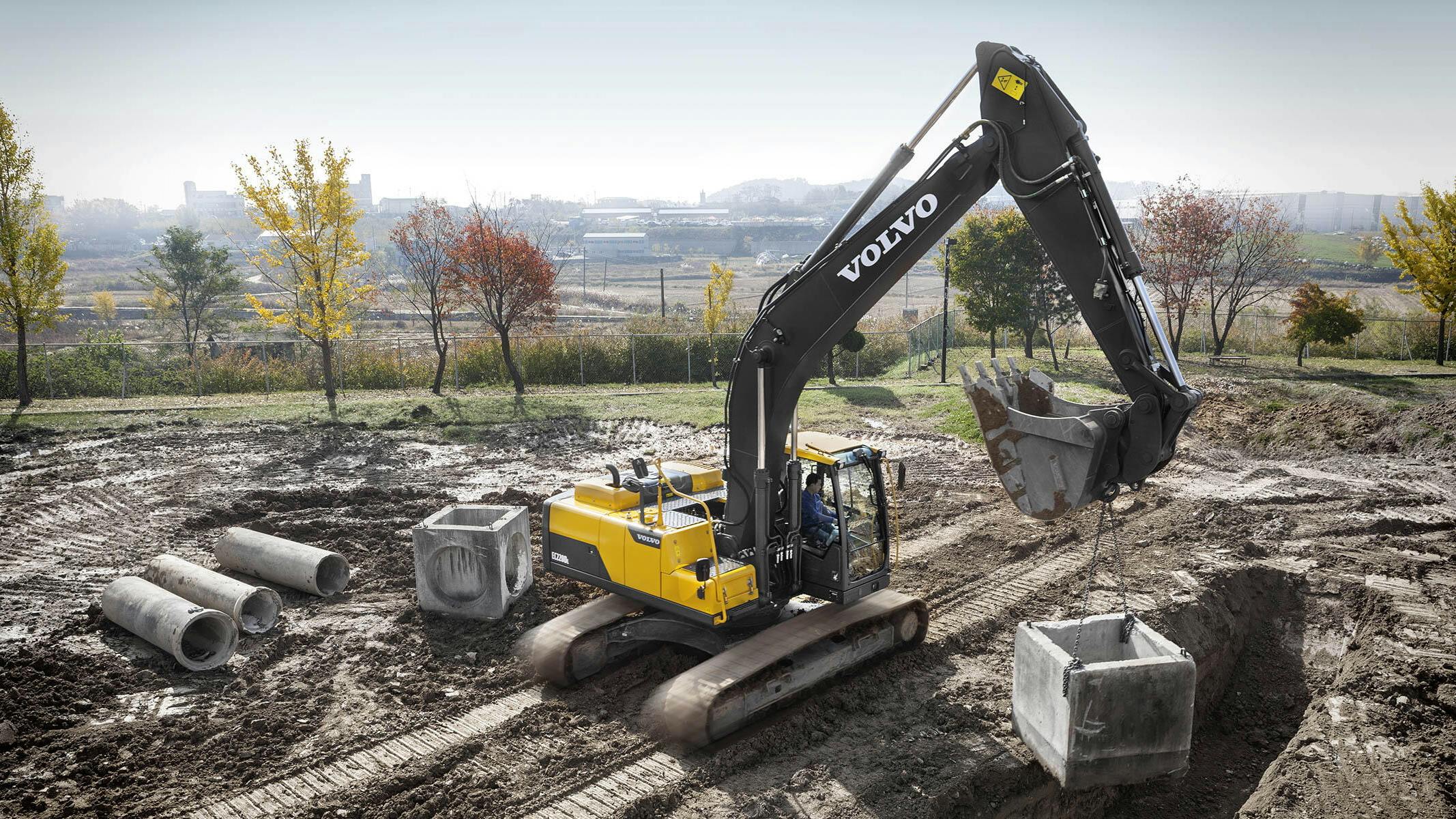 686eb6c738278012202912f6 Volvo Ec220 Excavator Lifting