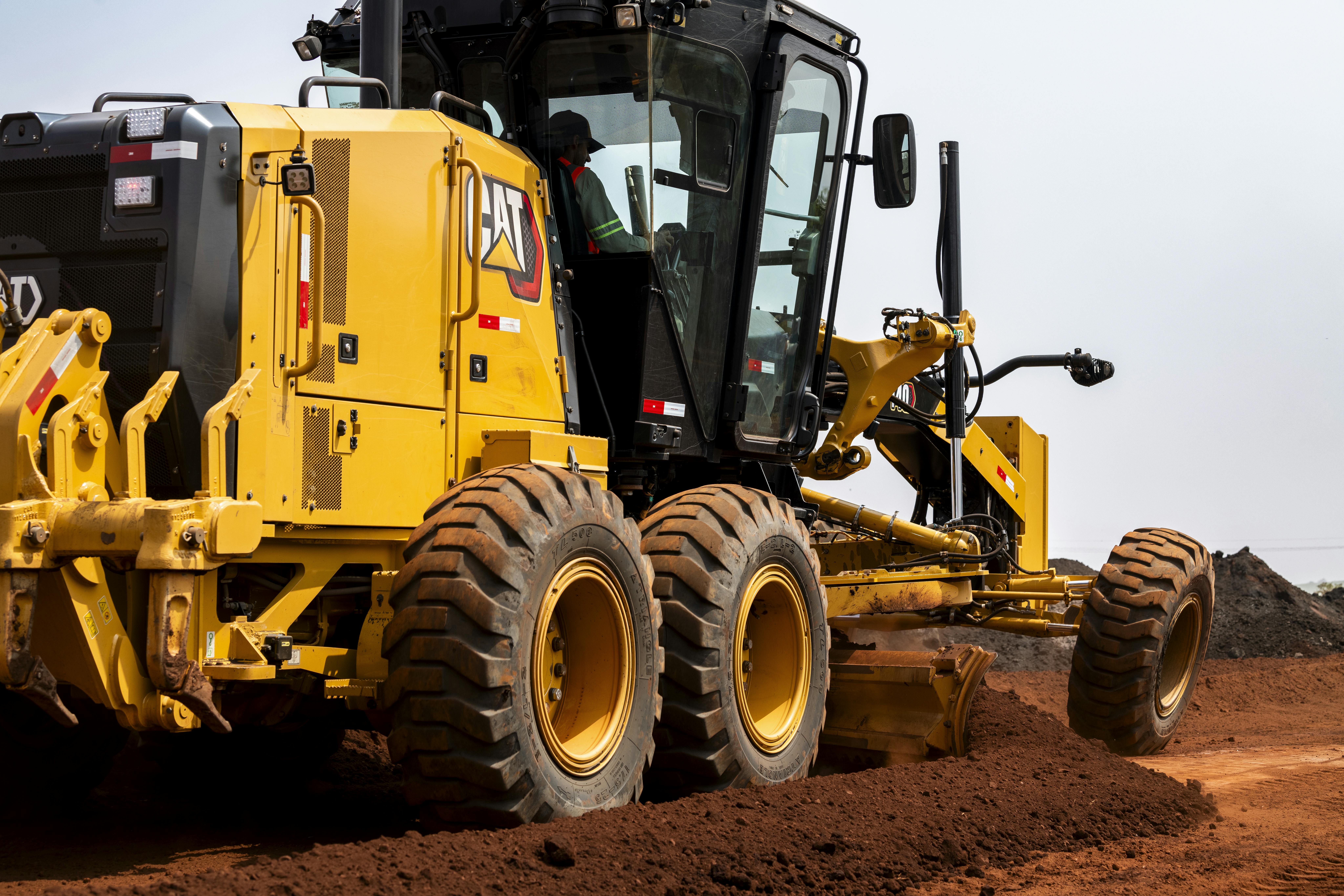 Cat 140 grader