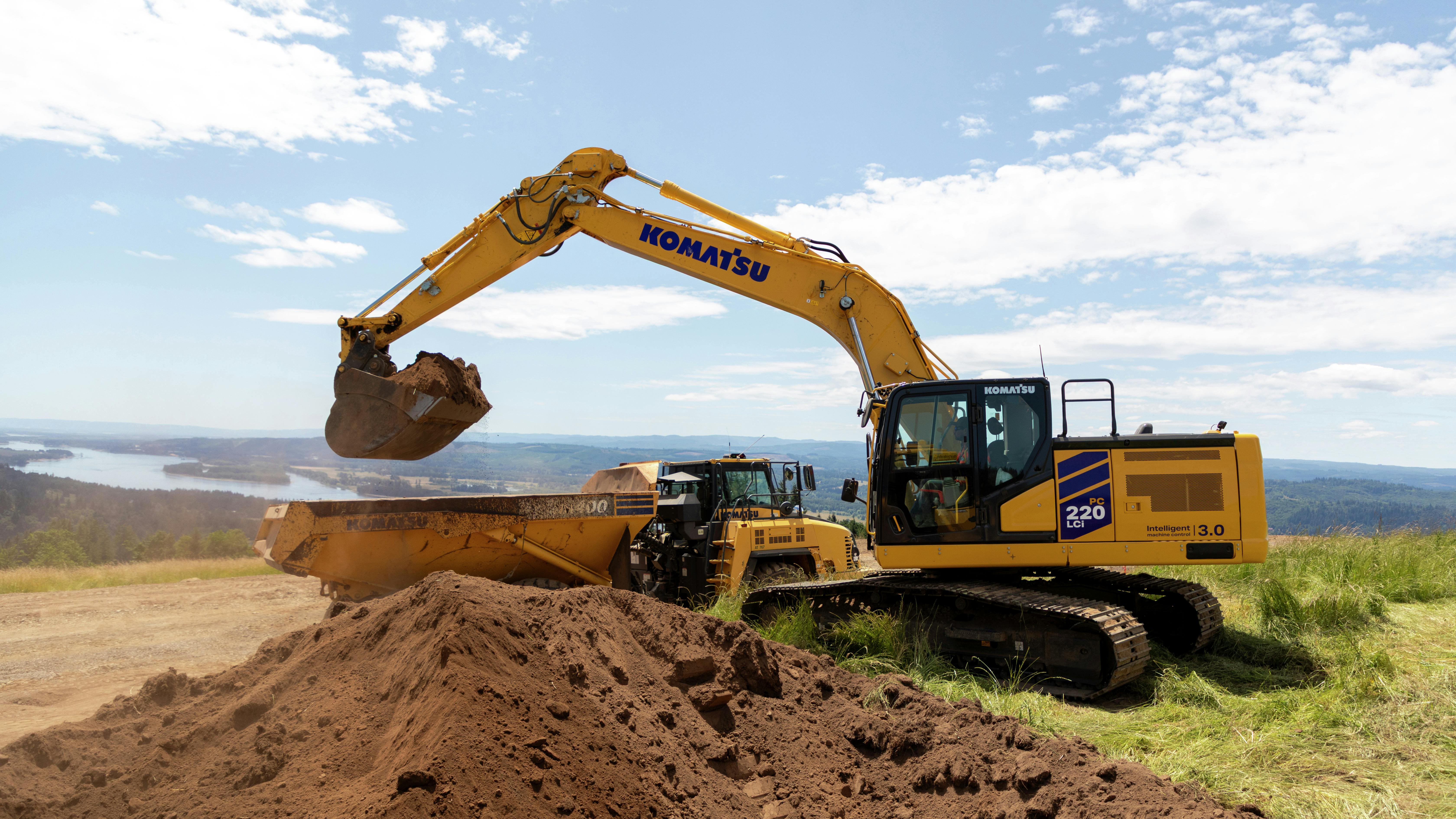 Komatsu PC220LC-12 excavator