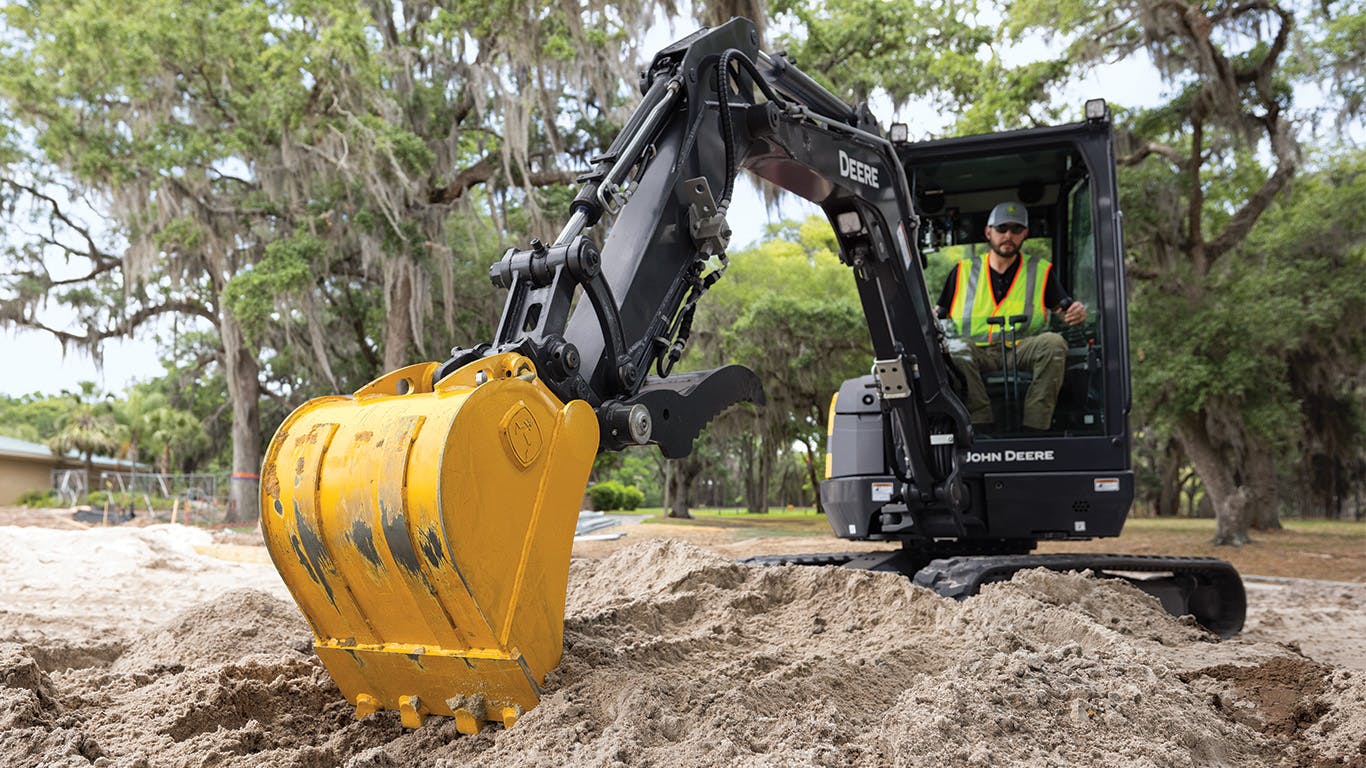 Deere 26 P Tier mini excavator.