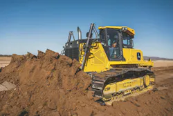 John Deere 850 X-Tier dozer pushing dirt John Deere 850 X-Tier dozer pushing dirt