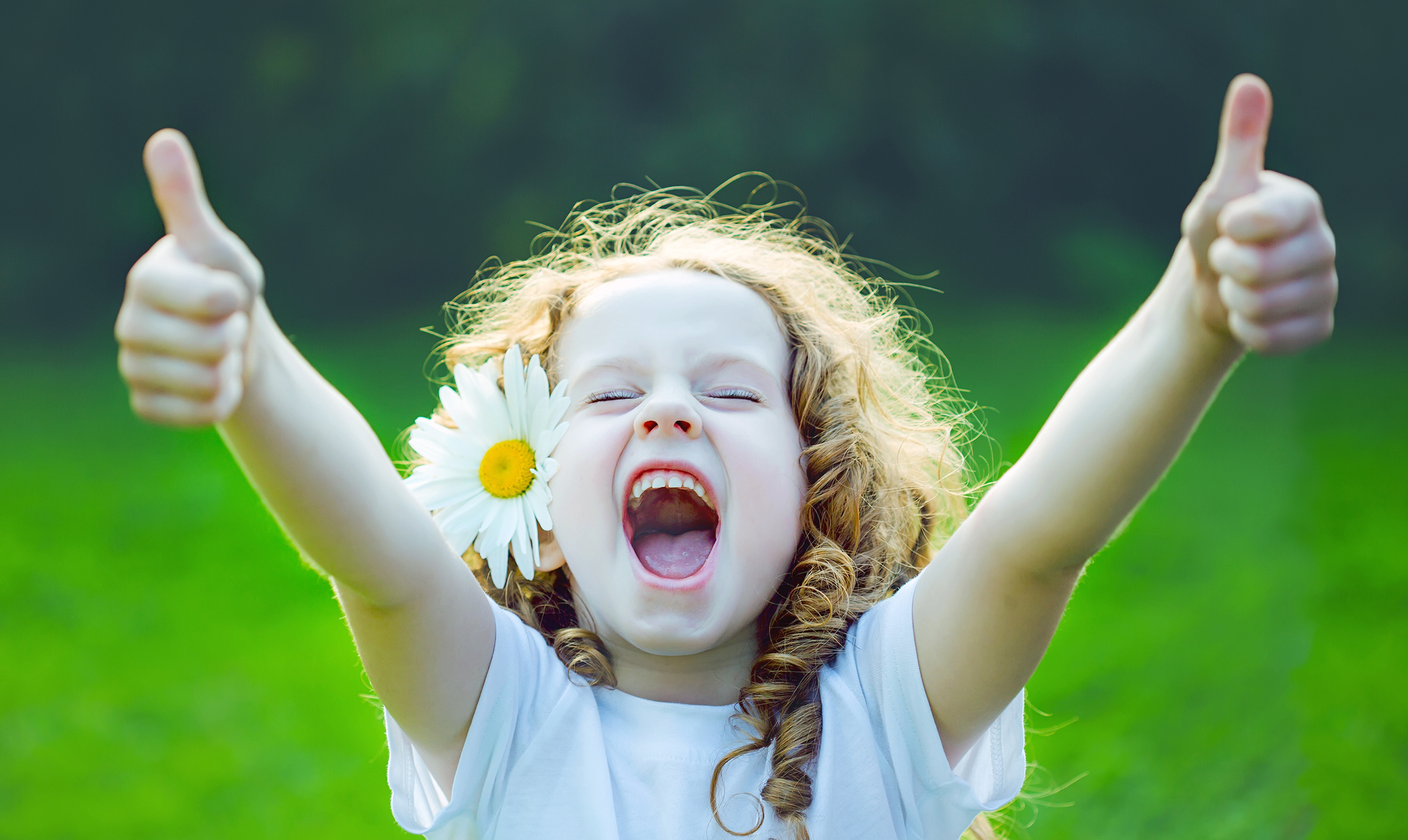 happy-girl-thumbs-up