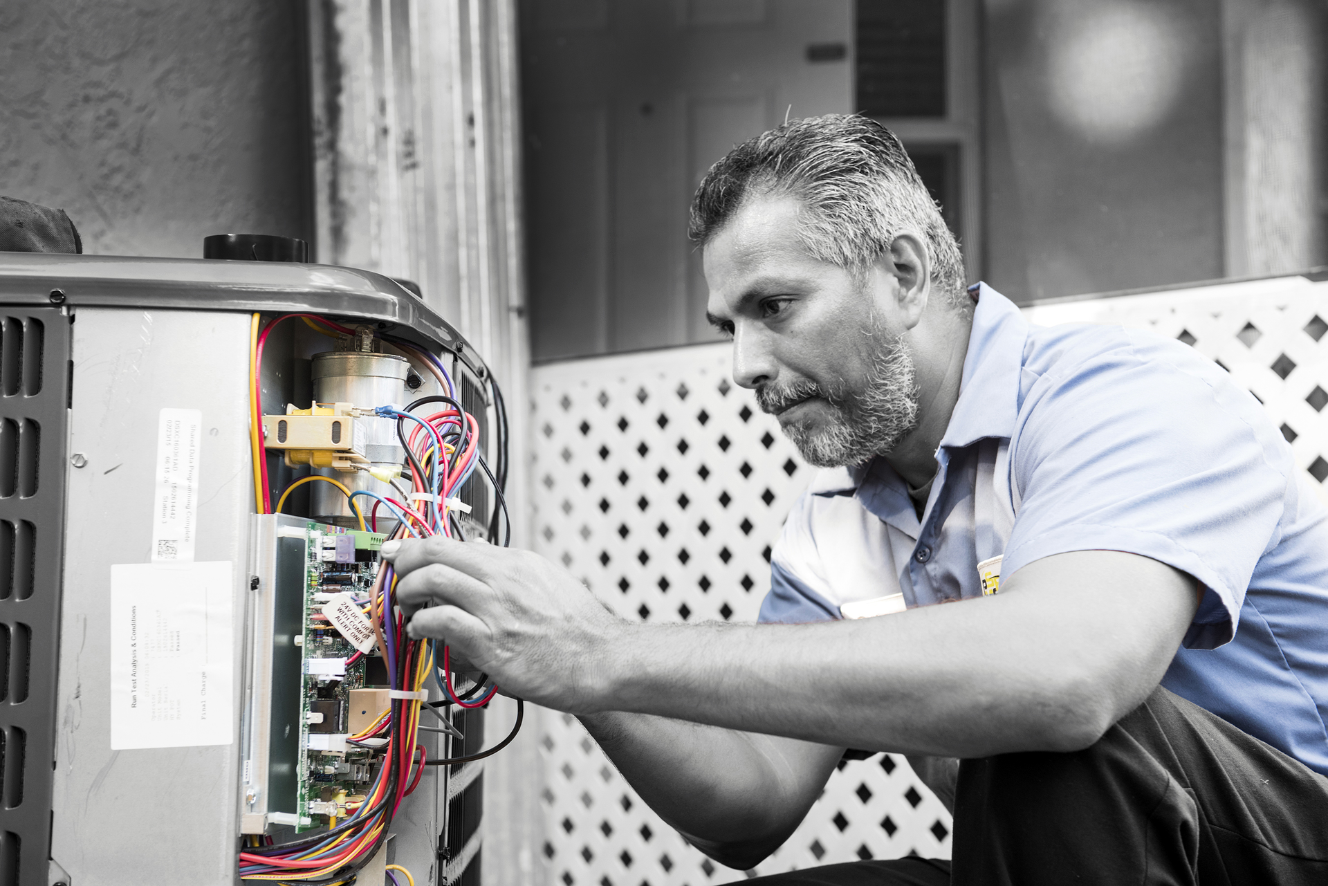 technician services air conditioner