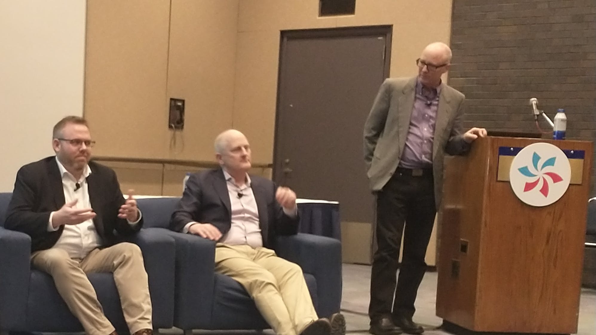 65b10471eac910001e0ad136 2024 Ahr Expo Electrification Panal