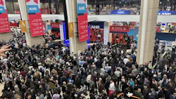 AHR Attendees Hit It AHR Attendees Hit It