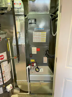 Photo 2: 1.5-ton Daikin air handler with a 20”x25”x4” filter Photo 2: 1.5-ton Daikin air handler with a 20”x25”x4” filter