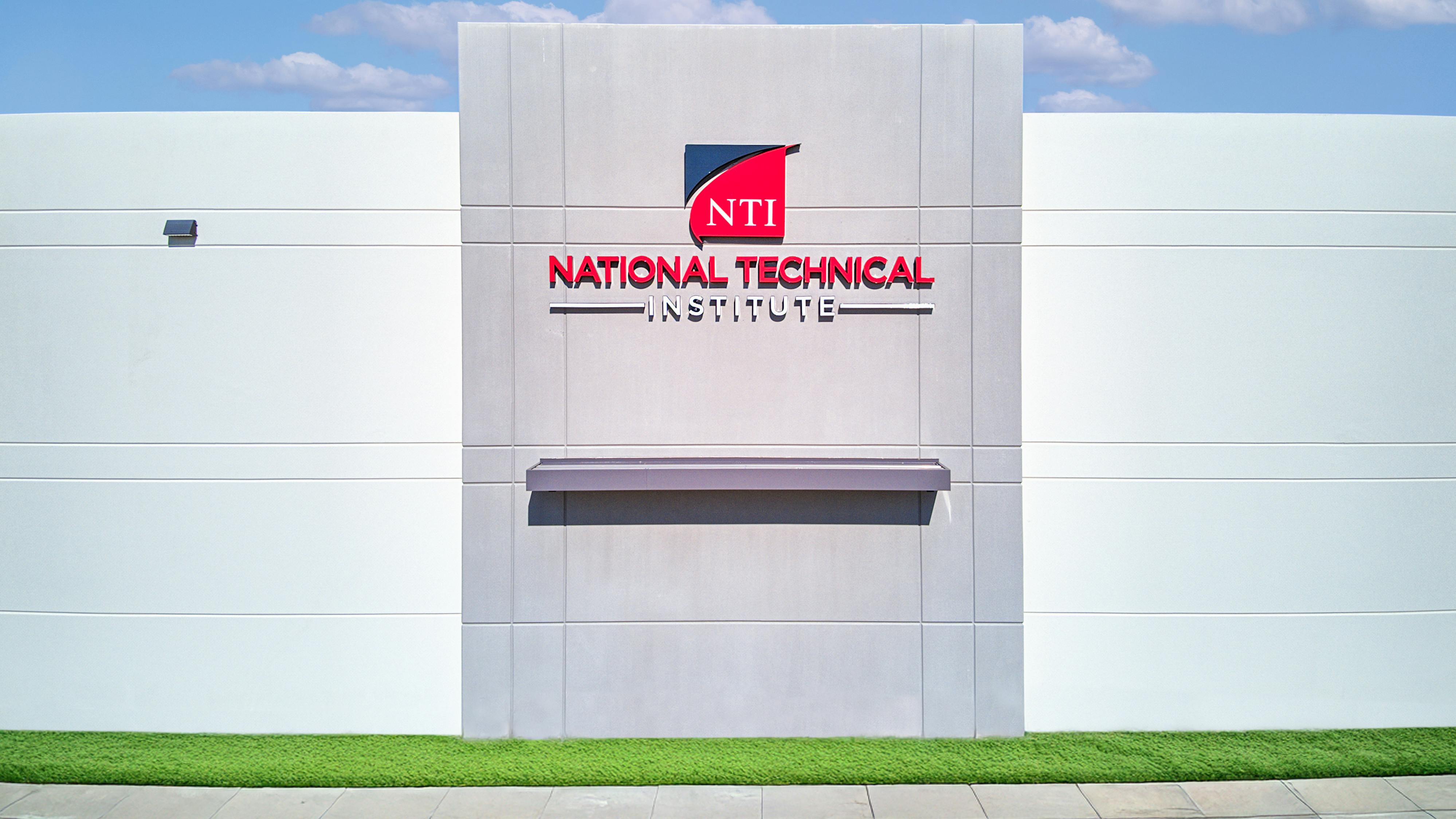 692764a7839a24817564bb73 Nti South Houston Short Exterior