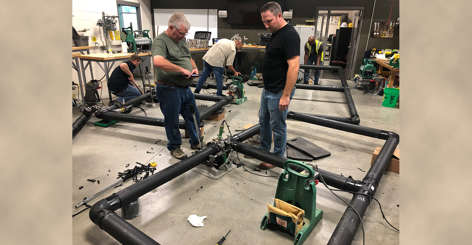 Fusion and electrofusion techniques being taught.