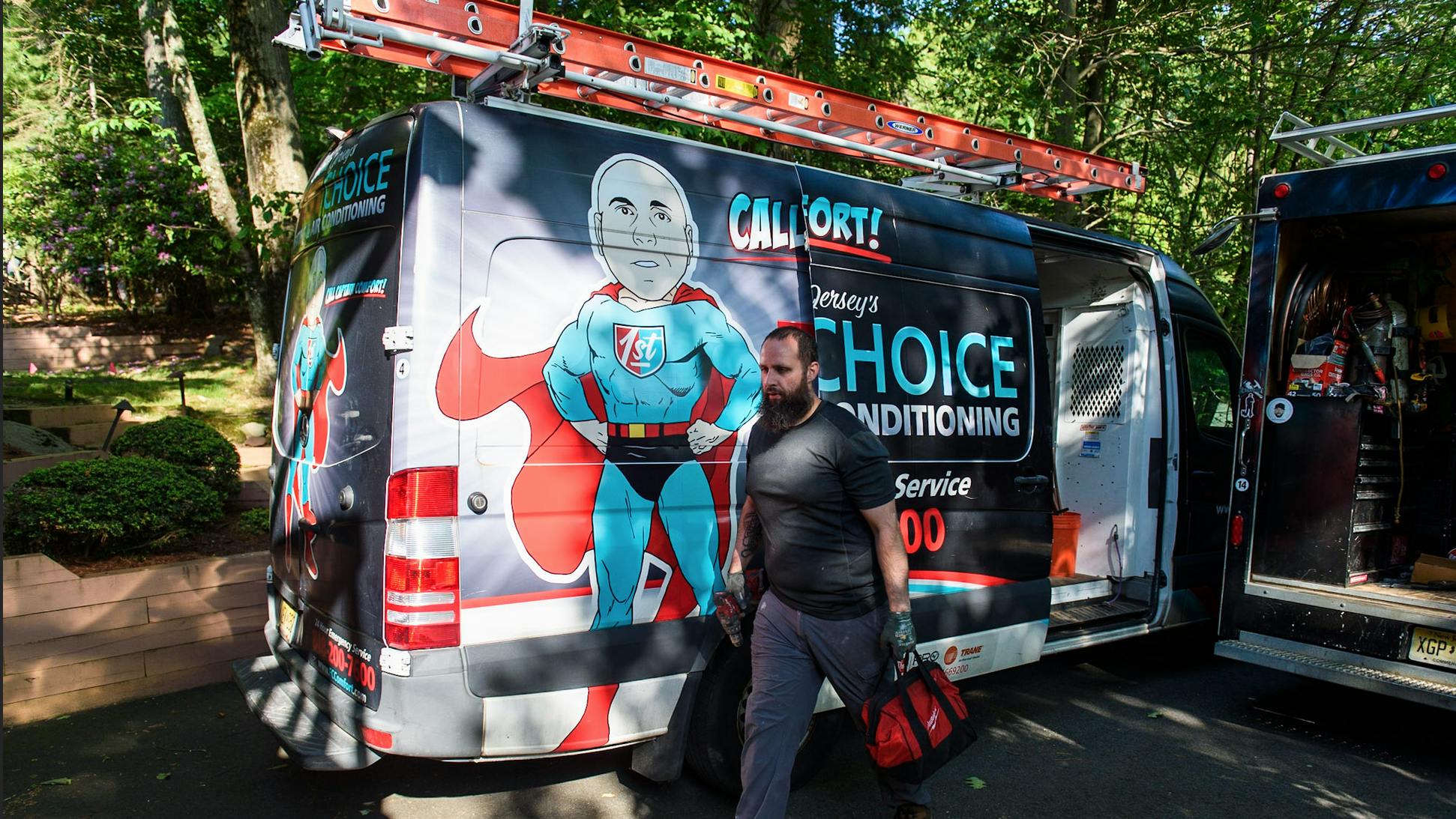 FirstChoice install arriving at the job.