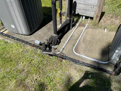 The landscapers help us modernize the chiller plant. The landscapers help us modernize the chiller plant.