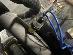 A defective refrigerant pressure switch leading to false low pressure faults. A defective refrigerant pressure switch leading to false low pressure faults.