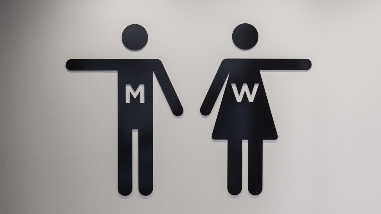 6815128134c75b1fa8f37661 Mens Womens Room