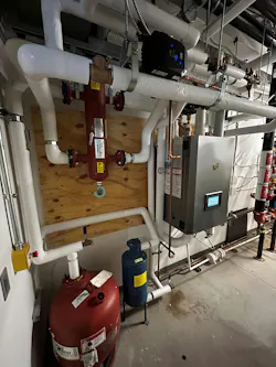 The TFTN series boiler offers flexible piping configurations, including both top and bottom connections. The TFTN series boiler offers flexible piping configurations, including both top and bottom connections.