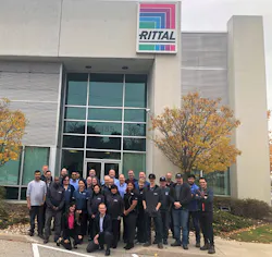 GPTWgrouppic1-sb GPTWgrouppic1-sb