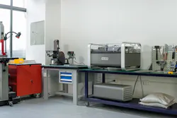 Hero-WAZER-in-Workshop-sb Hero-WAZER-in-Workshop-sb