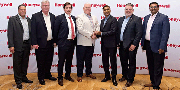 1660263842355 Executivesfromorganizationsthatreceivedthechannelpartnersawards