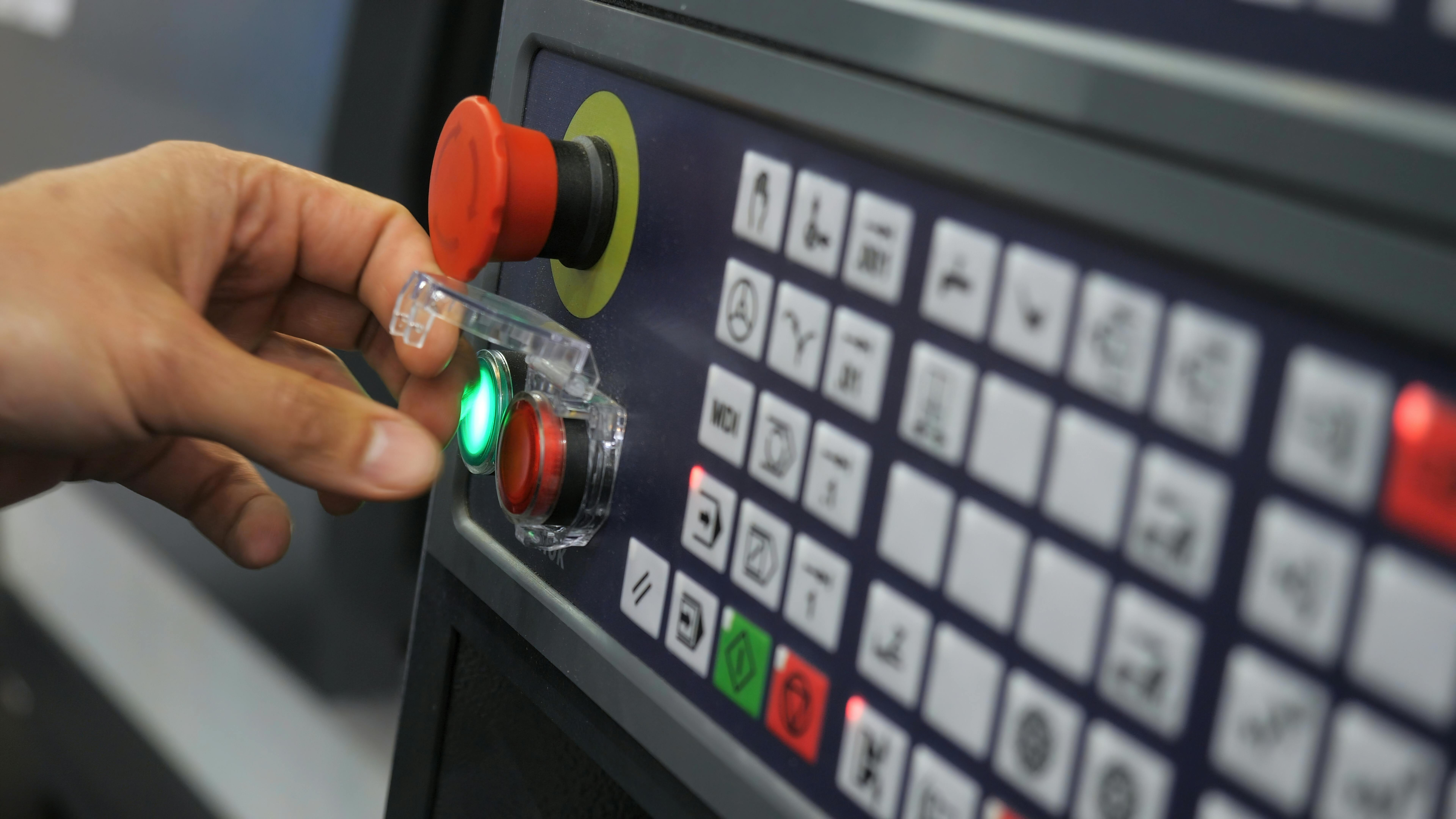 65afebaf1bdde3001e19cb27 Safety Estop