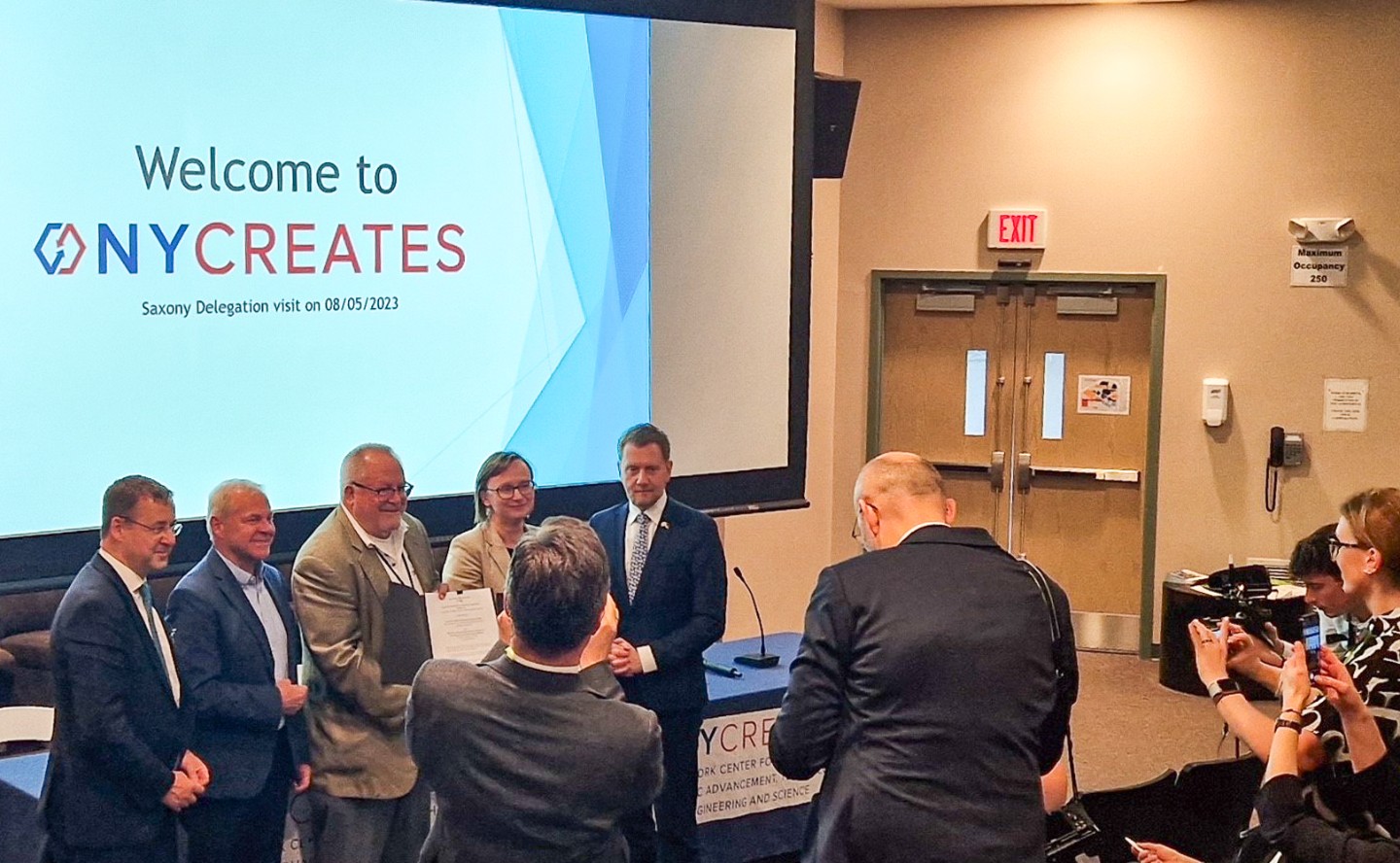 65c3b789854757001e001ba6 Nycreatessaxonydelegation