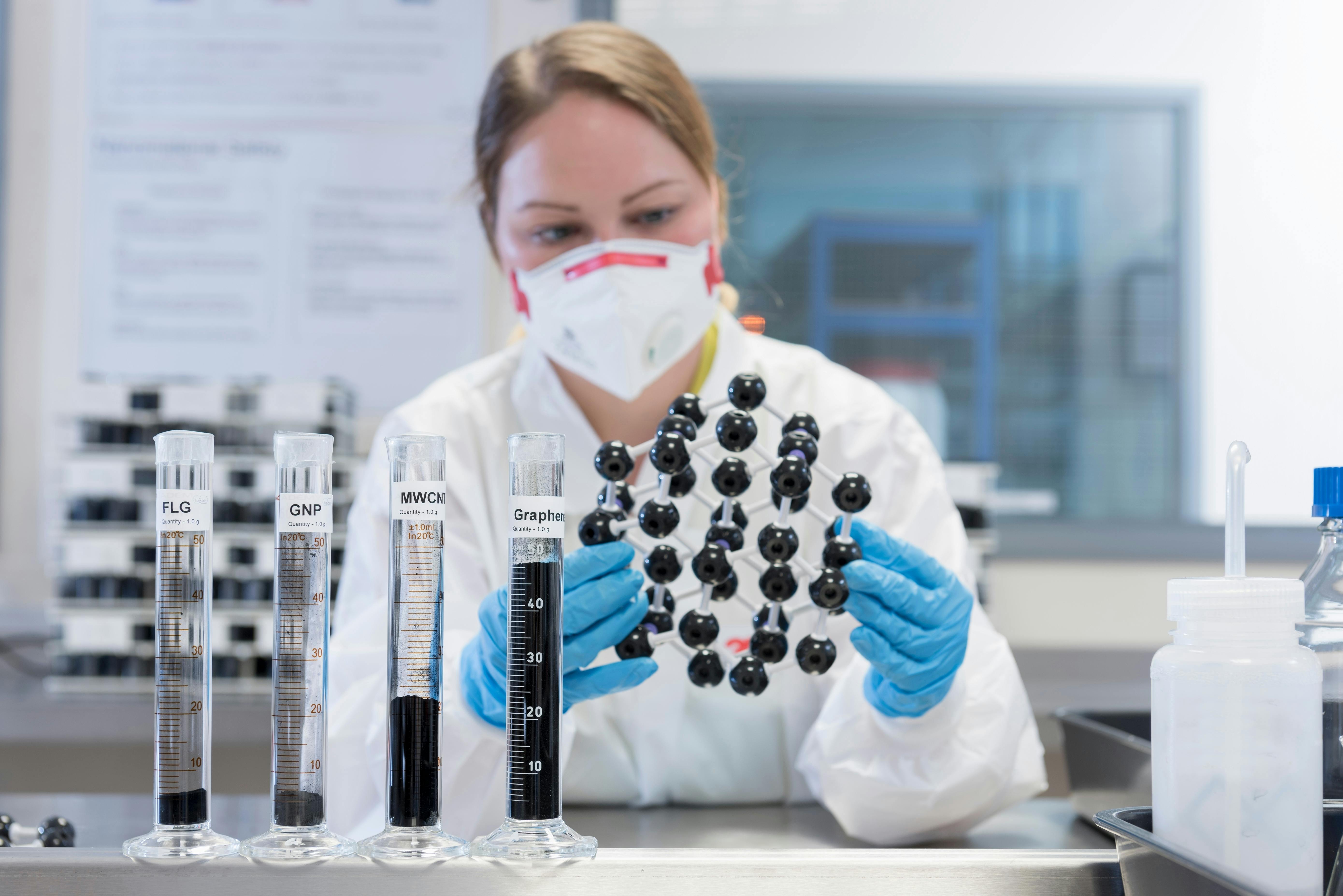 65de51ef8742da001e408e6e Graphene