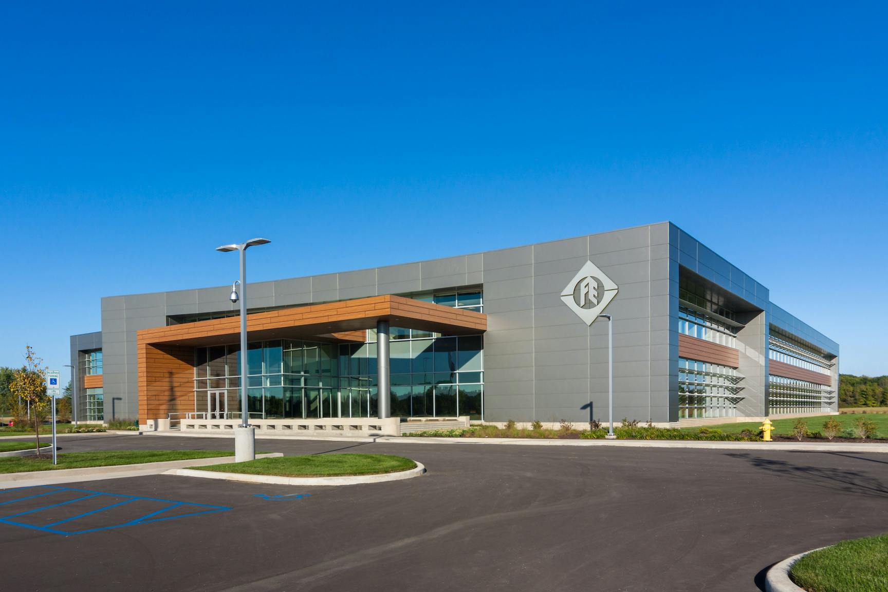 65e2332ab01530001e2b726e Franklinelectricfort Wayne Hq Exterior