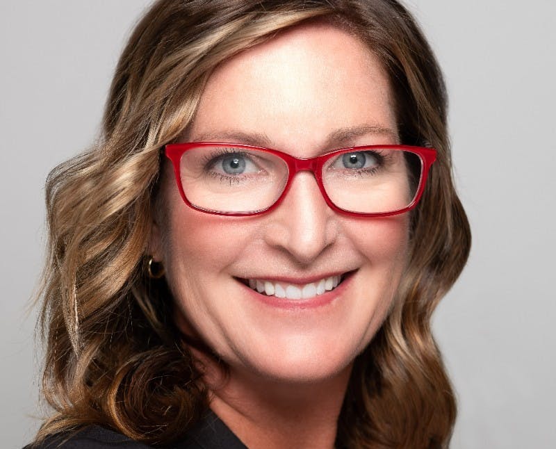 67853241c369ca252543e351 Debra Phillips