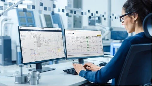 Engineer using DigiKey's eDesignSuite