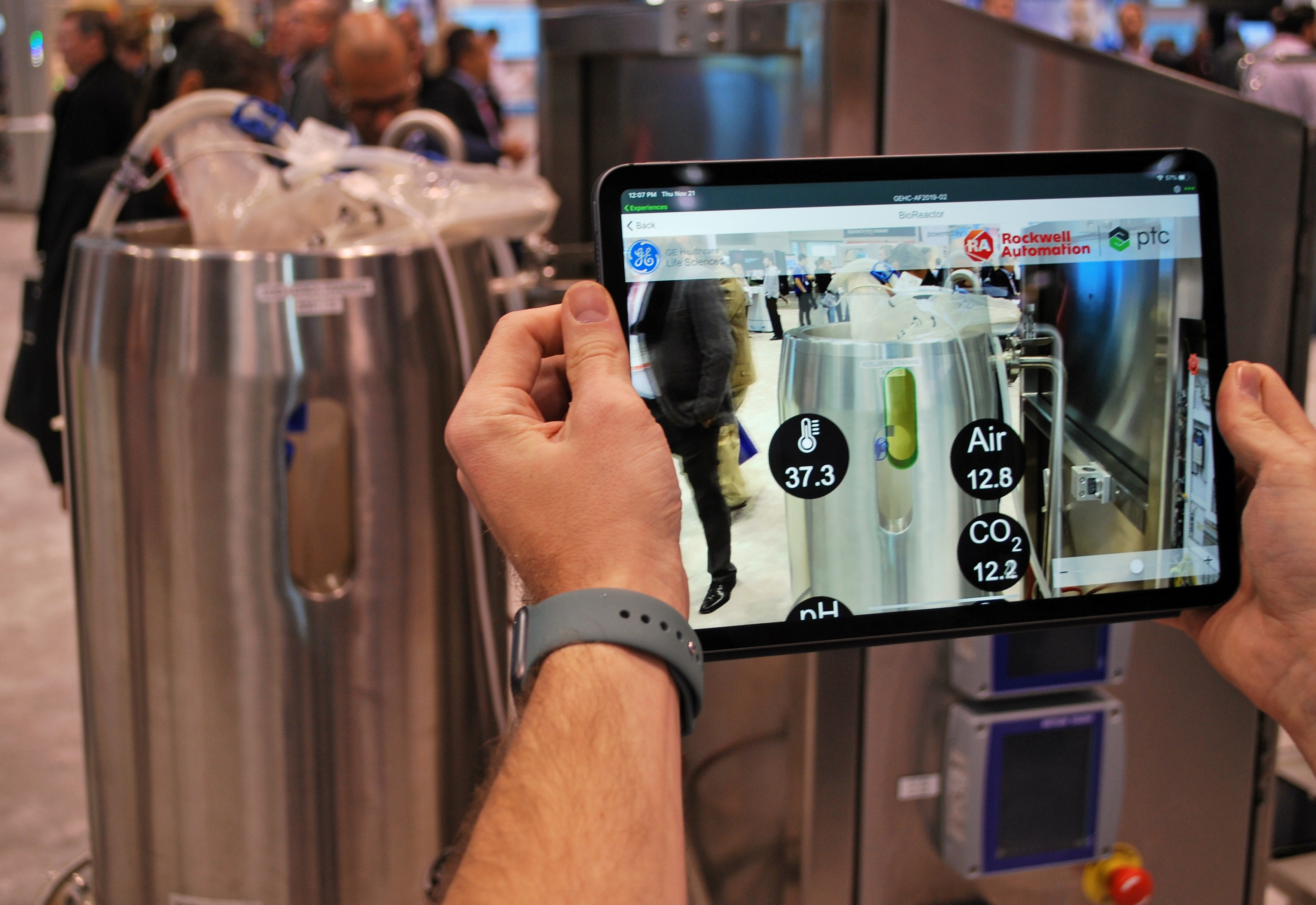 1661880325508 2vuforiatankvariablesview