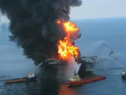 resizedimage400300-Deepwater-Horizon-offshore-drilling-unit-on-fire-2010 resizedimage400300-Deepwater-Horizon-offshore-drilling-unit-on-fire-2010