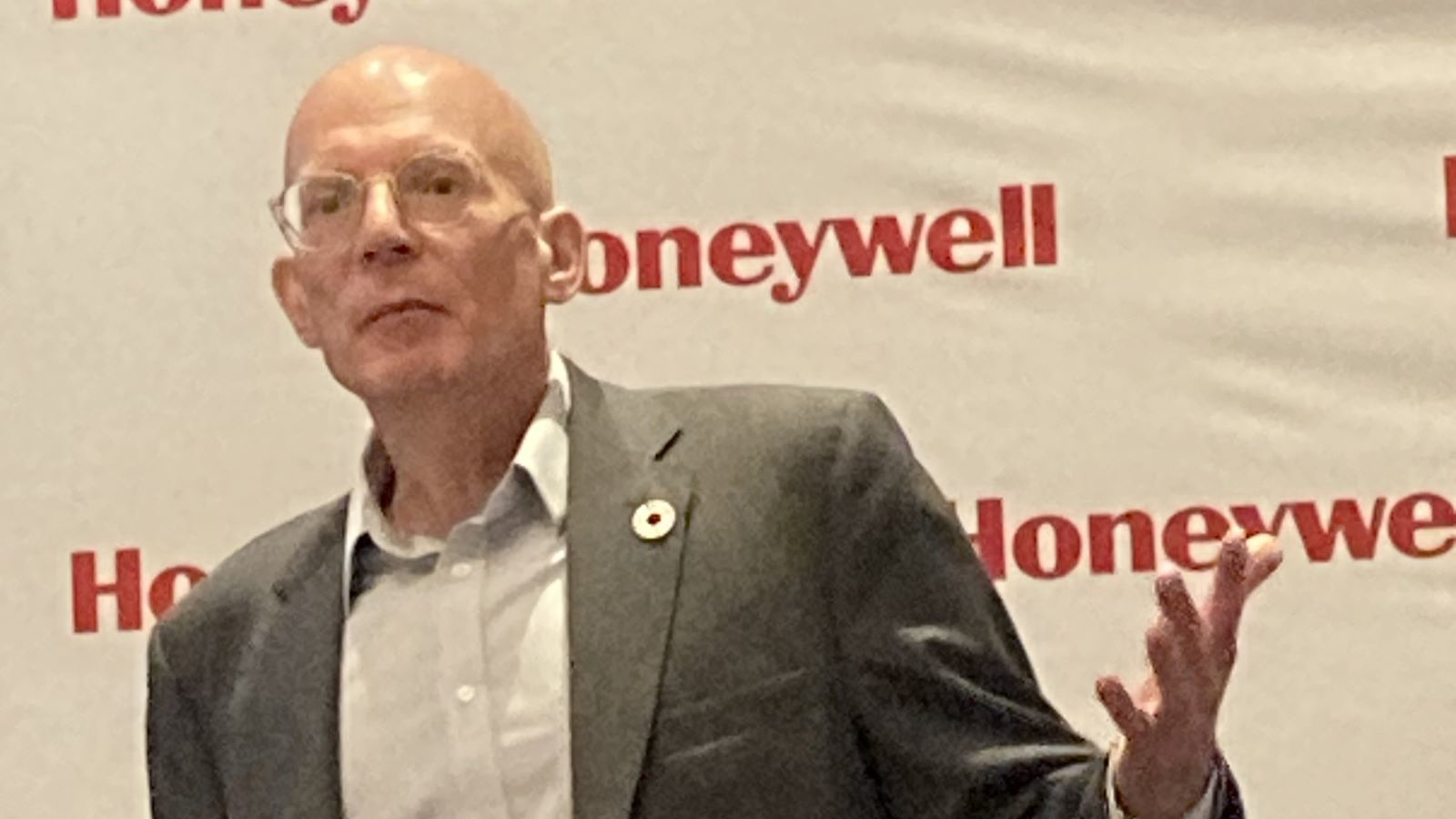 Gavin Towler, chief sustainability officer at Honeywell, introduces its digital transformation and sustainability efforts on Sept. 12 during its International Lab Tour in suburban Chicago.