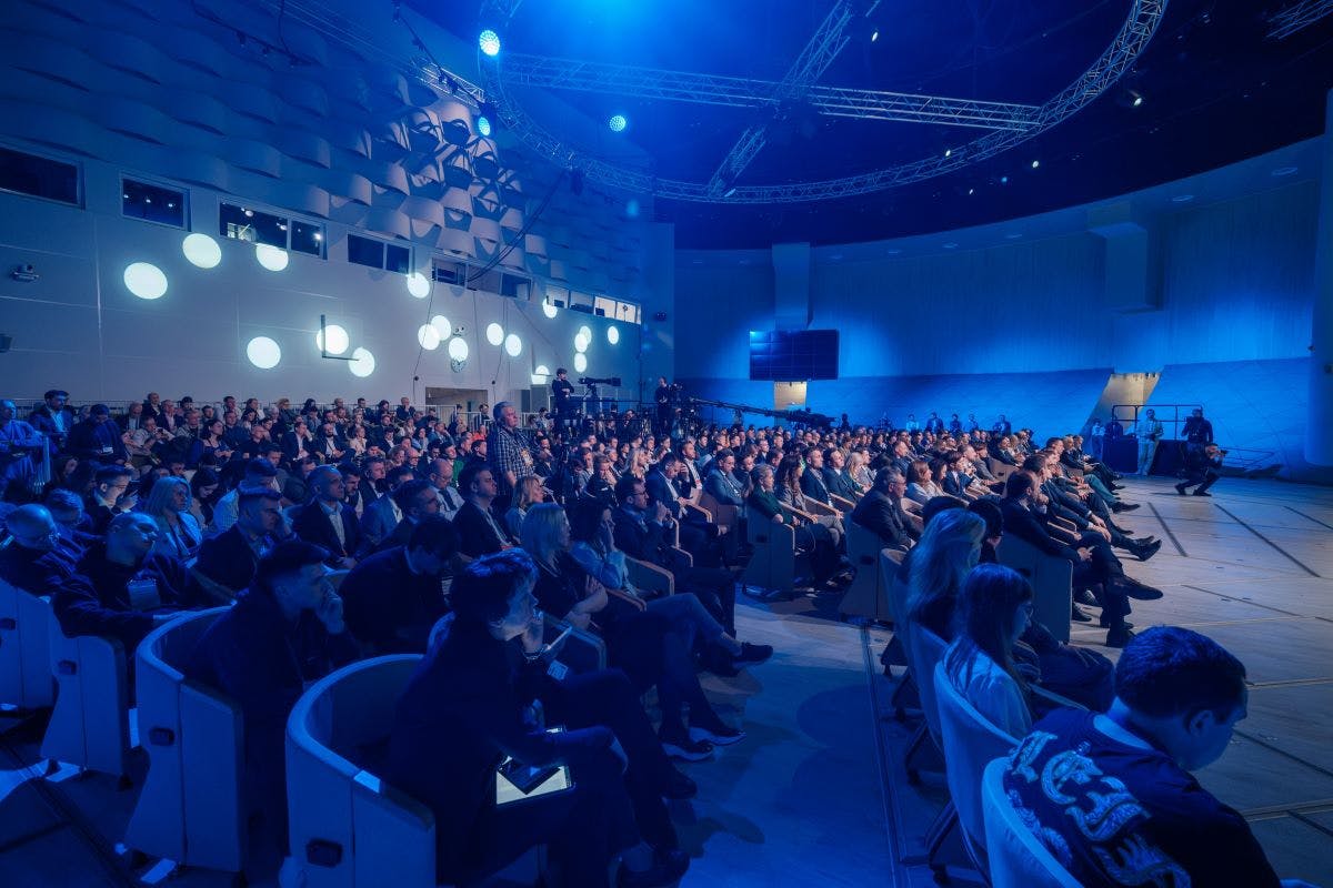 shutterstock_2467313057