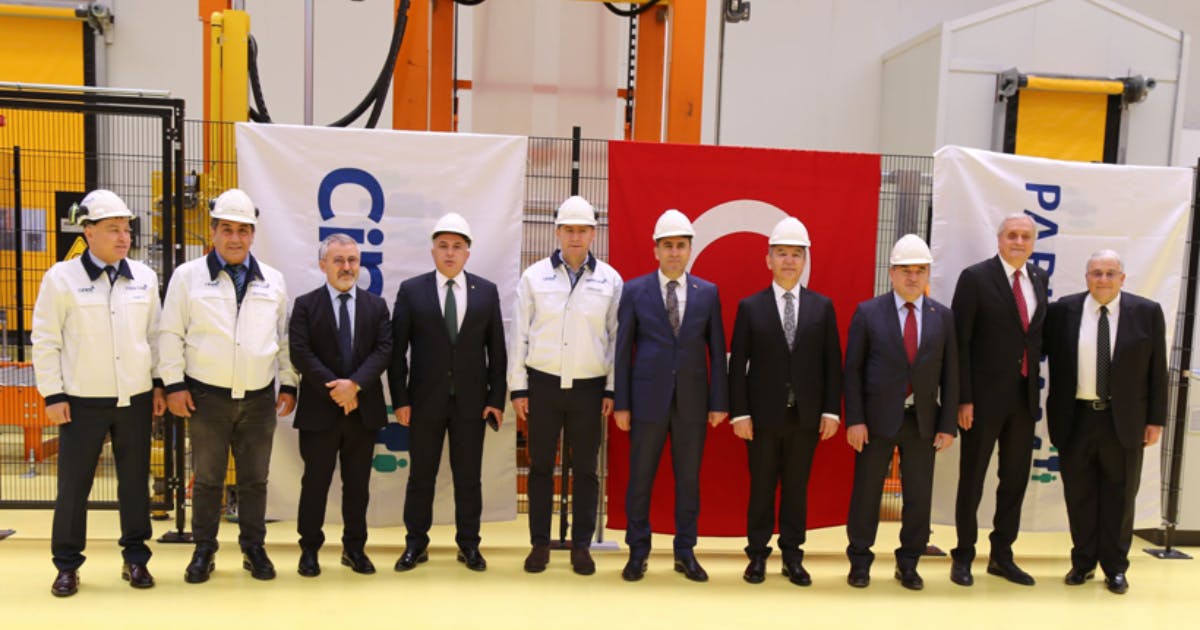 Team members of Ciner Glass