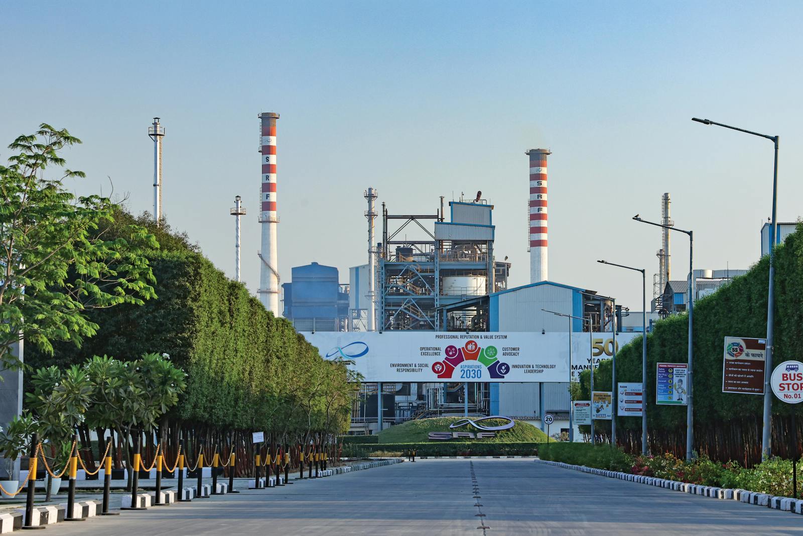 SRF Dahej undertook an extensive digital transformation using HART, WirelesHART and FOUNDATION Fieldbus technology.