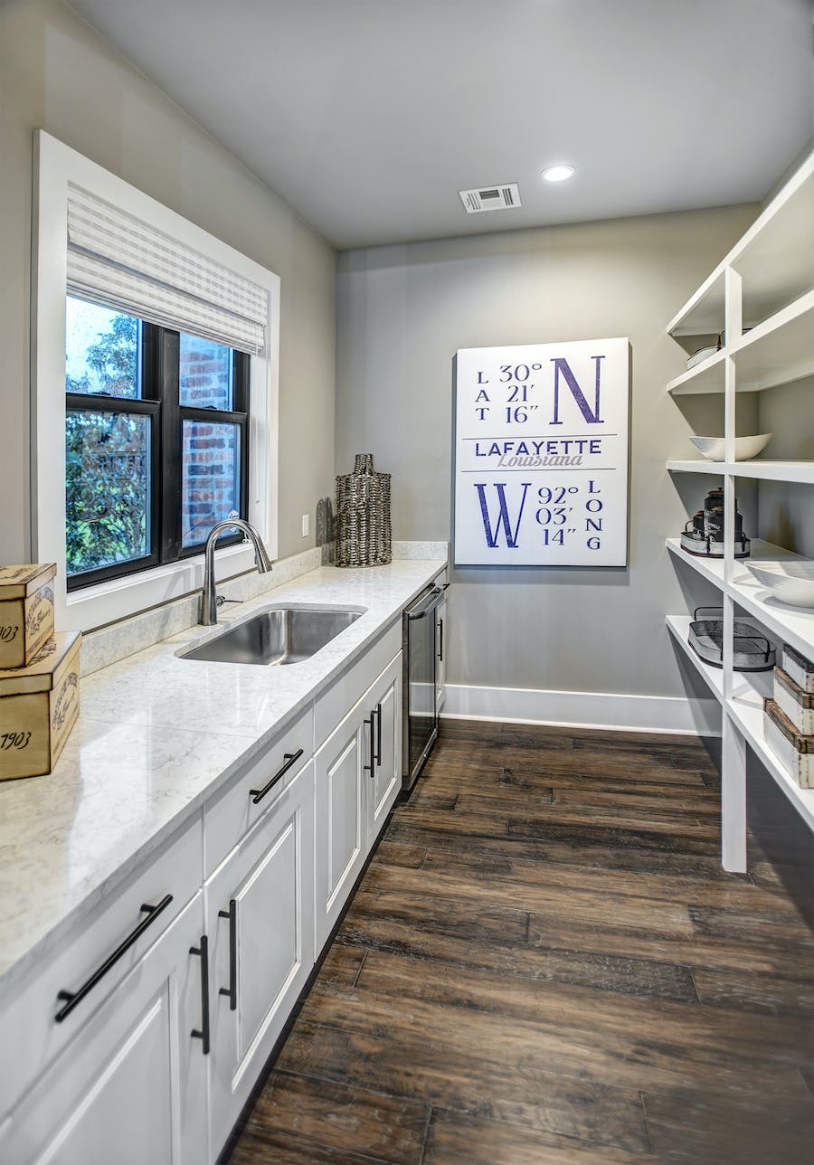 The Country Kitchen for Schumacher Homes' Messy Kitchen design