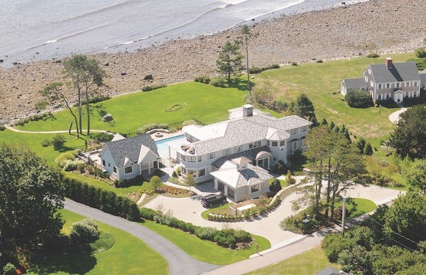 Coastal-construction-waterfront-home-by-Chinburg Properties