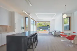 Kitchen_with_dark_island Kitchen_with_dark_island